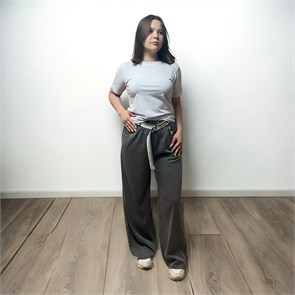 {{productViewItem.photos[photoViewList.activeNavIndex].Alt || productViewItem.photos[photoViewList.activeNavIndex].Description || 'Брюки женские прямые на резинке р-р. 32 арт. 8833-3 цв. серый'}}